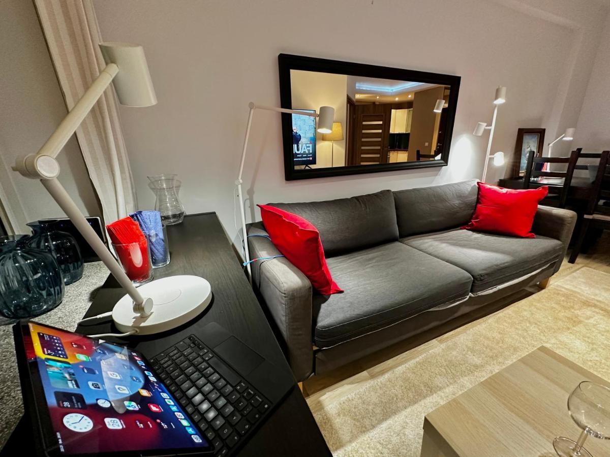 Decor 3 Metro Fast Wifi 1Gbs 80'Tv Hbo Disney Appletv Warschau Buitenkant foto