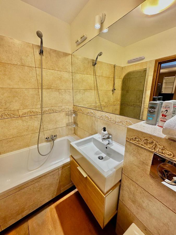 Decor 3 Metro Fast Wifi 1Gbs 80'Tv Hbo Disney Appletv Warschau Buitenkant foto